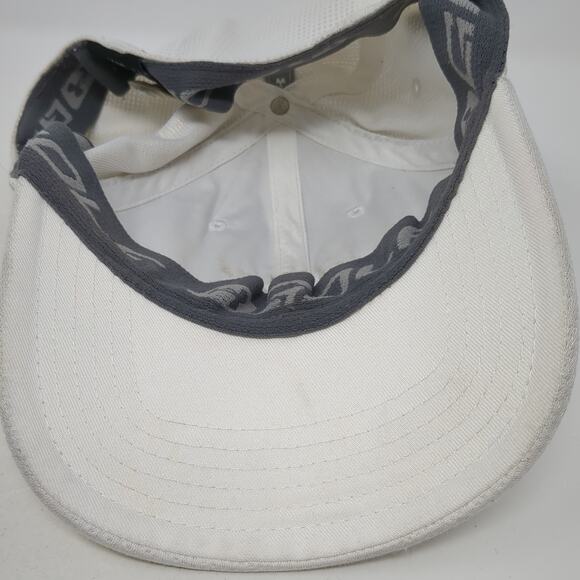 Under Armour Golf Fitted Baseball Cap White XL Embroidered Vented Holes 6 Panel - Picture 7 of 9